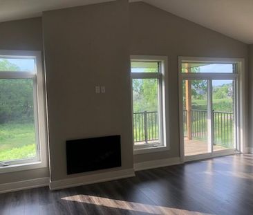 For Lease - 10 Mcpherson Court Unit# 2, Central Elgin, Ontario - Photo 6