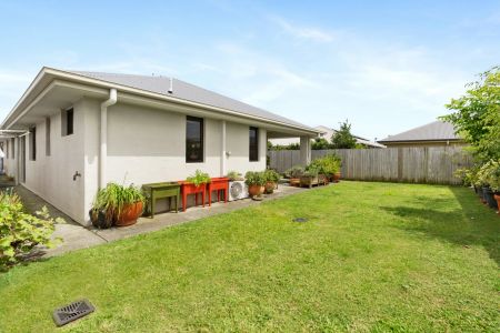 Modern Family Home with Media Room, Spacious Layout, and Prime Location! - Photo 5