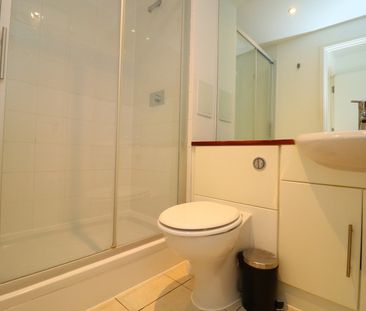 3 Bed Flat, West Parkside, SE10 - Photo 5