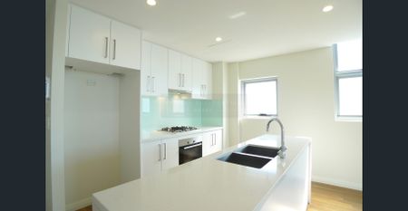 Modern 2 Bedroom Apartment in Convenient Location - Photo 3