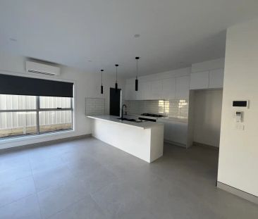 2/2 Hartland Court, Craigieburn VIC 3064 - Photo 3