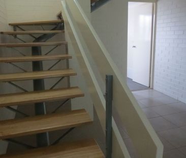 3 bedroom townhouse close to all! - Photo 5