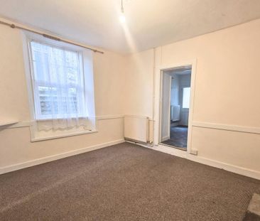 3 bedroom end of terrace house to rent - Photo 1