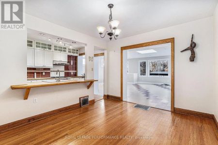 107 RUSSELL AVENUE - Photo 3