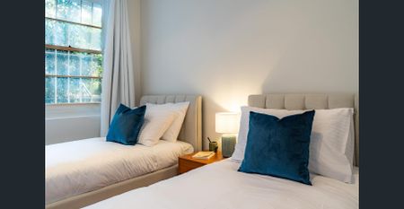 Best Harbour Views & location in Sydney! - Photo 3