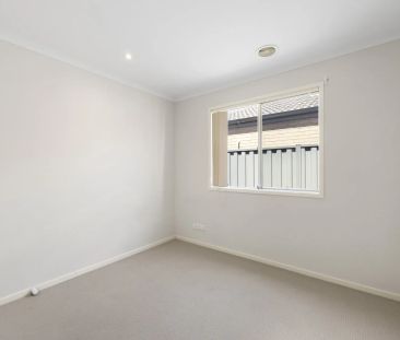 Well-Maintained 3 Bedroom Property - Photo 3