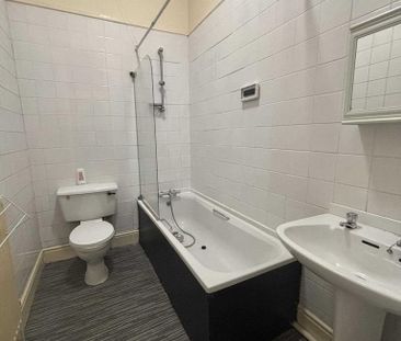 2 bedroom semi-detached house to rent - Photo 2