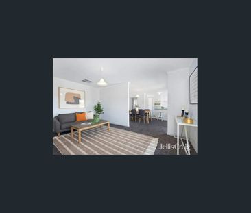 15 Sherlowe Crescent, Viewbank, Vic 3084 - Photo 6