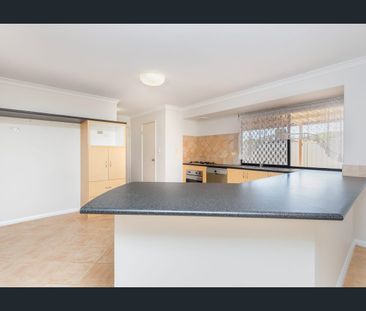 Modern Living: 4 Bedrooms, Open Plan & Theatre Room! - Photo 5