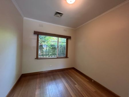 625 Elgar Rd, Mont Albert North VIC 3129 - House For Rent | Domain - Photo 5