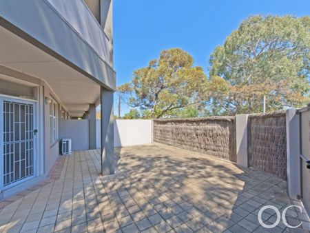 Open the Door to Entertaining in Style - Photo 2