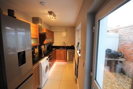 33 Kerrsland Crescent, BT5, Belfast - Photo 5