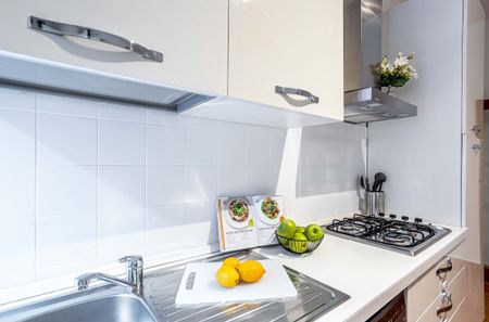 Cozy single room with window in Milan - Photo 4