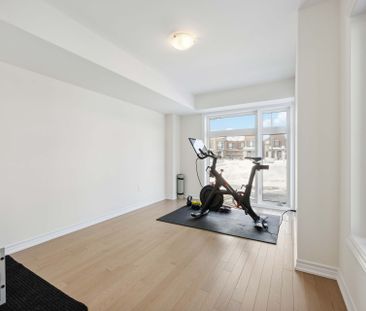 For Lease - 43 Griffith Street, Aurora, Ontario - Photo 1