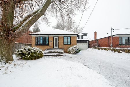 For Lease - 10 Flagstaff Road Unit# Main Floor, Toronto, Ontario - Photo 2