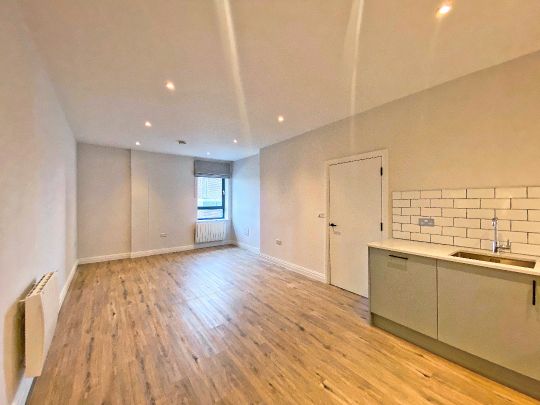 Pembroke Broadway, Camberley, Surrey, GU15 - Photo 1