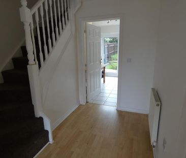4 bedroom end of terrace house to rent - Photo 5