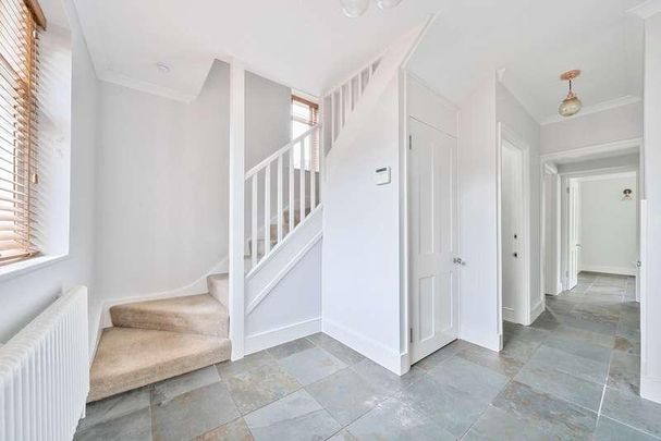 The Lodge, Manor House Court, Church Road, Shepperton, TW17 - Photo 1