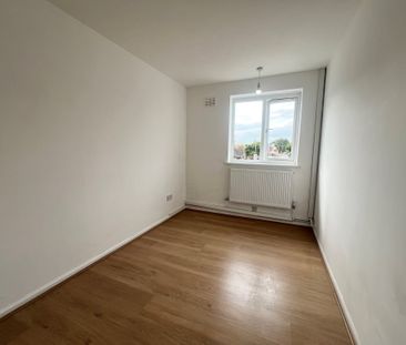 3 bedroom apartment to rent - Photo 4