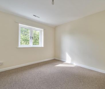 3 bedroom detached house to rent - Photo 4