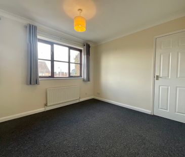 2 bedroom Semi-Detached House to let - Photo 6