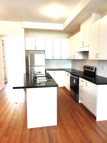 For Lease - 35 Wuhan Lane, Markham, Ontario - Photo 3