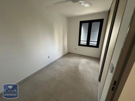 Location Appartement 3 pièces 64m² ST PIERRE 97410 - Photo 2
