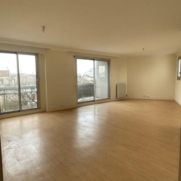 Location Appartement 5 pièces 99m² ST MAUR DES FOSSES 94100 - Photo 1