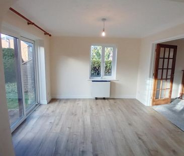 3 bedroom semi-detached house to rent - Photo 2