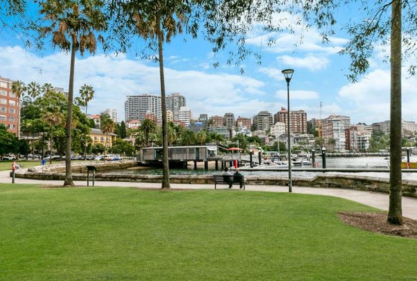 Peaceful Apartment Graced with Sublime Harbour Views - Unfurnished - Photo 1