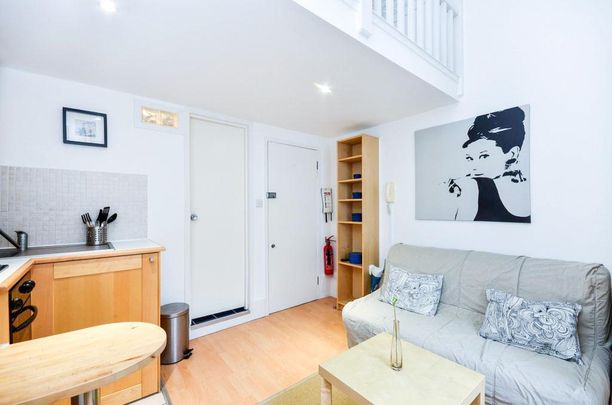 Studio to rent - Photo 1