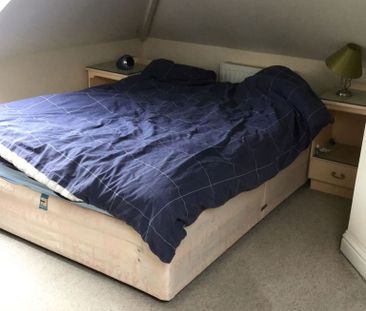 STUDIO FLAT IN GERALD ROAD, CHARMINSTER - Photo 3