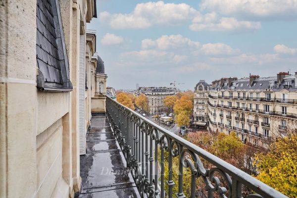 Appartement à louer à Paris 8Ème - Photo 1