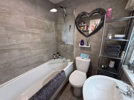 2 bedroom terraced house to rent - Photo 5