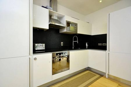 1 bedroom flat to rent - Photo 4