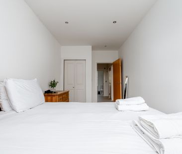 261 Hoxton Street - Photo 5