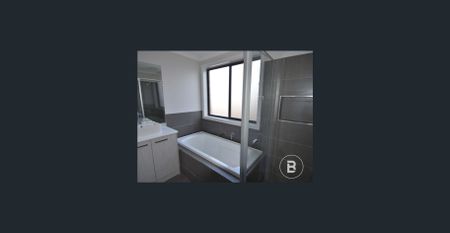 NEAT & TIDY TWO BEDROOM TOWNHOUSE - Photo 4