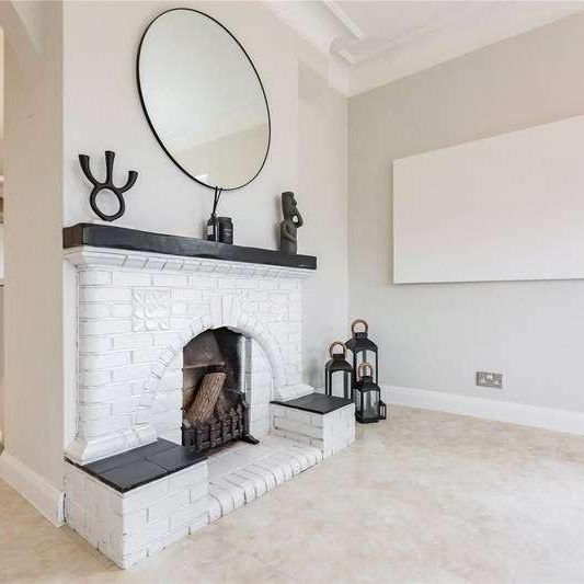 Horseman Side, Brentwood, Essex, CM14 - Photo 1