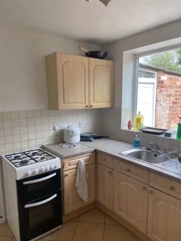 4 bedroom terraced house to rent - Photo 4