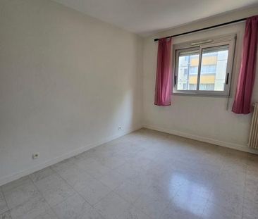 Location Appartement 3 pièces 62m² HEROUVILLE ST CLAIR 14200 - Photo 2