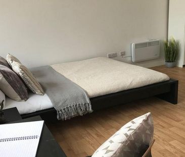 Studio to rent - Photo 6