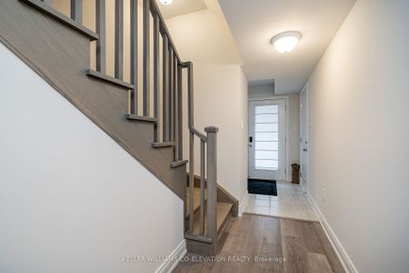 Condo Townhouse For Lease | X8145204 - Photo 2