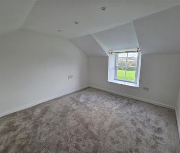 4 bedroom detached house to rent - Photo 4