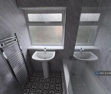 3 bedroom end of terrace house to rent - Photo 1