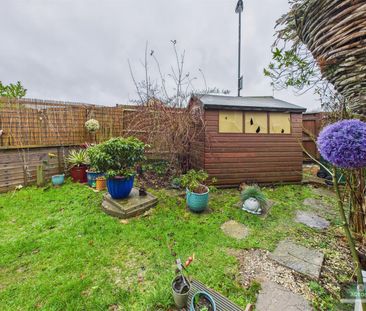 Oakfields, Worth, Crawley - Photo 6