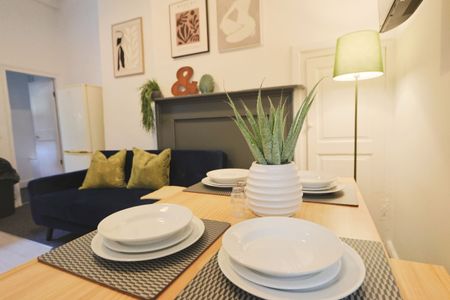 2 Bedroom Home – Medium Let - Photo 2