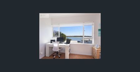 Top Floor Apartment with Amazing River Views. - Photo 4