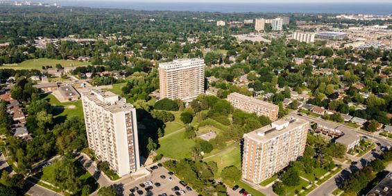 Park Royal Village Apartments - Photo 3