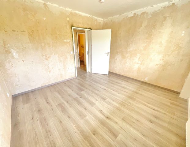 Große 4 Zimmerwohnung mit Balkon - Photo 1