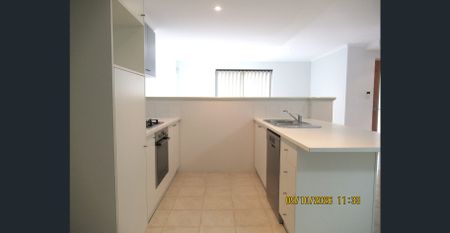 Lovely townhouse 3 bedroom 2 bathroom 3 toilets, split air conditioners, outdoor spa - Photo 5